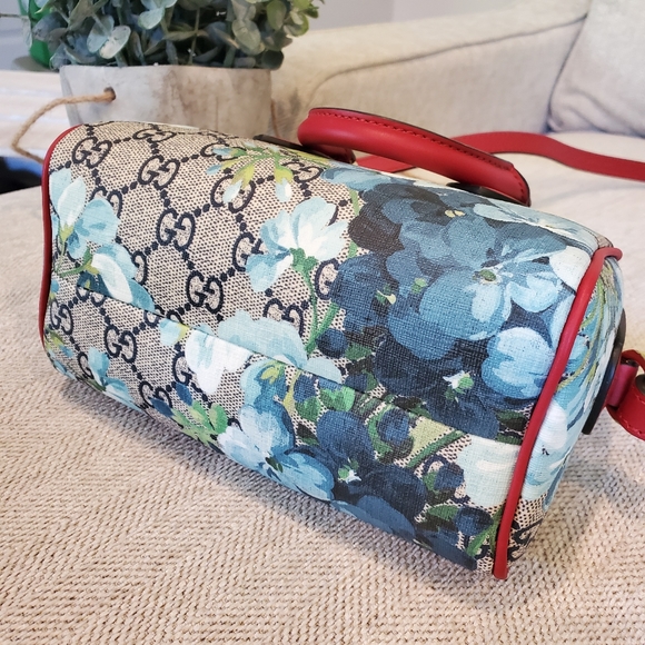 Brand new Gucci mini purse - Picture 7 of 11